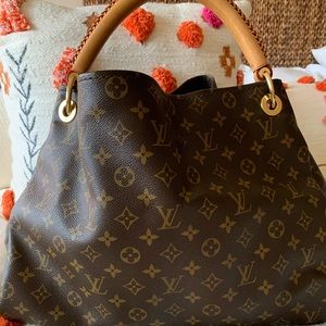 Louis Vuitton Monogram Artsy MM Bag